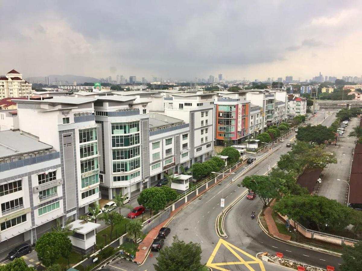 Cozy Kelana Jaya Semi-D Apt Near Mall, College & Hospital Petaling Jaya Exterior foto