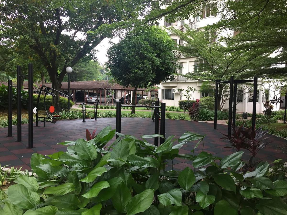 Cozy Kelana Jaya Semi-D Apt Near Mall, College & Hospital Petaling Jaya Exterior foto